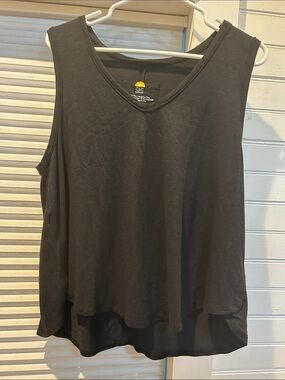 C&C California Black V-Neck Sleeveless Tank Top